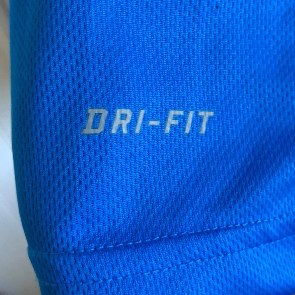 Golf Shirt NIKE Dri-Fit bright Blue Tee Large‎